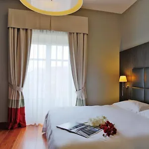 4* ホテル Porta Felice &